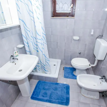 Karmen Apartment Porec