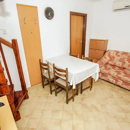 Karmen Apartment Porec